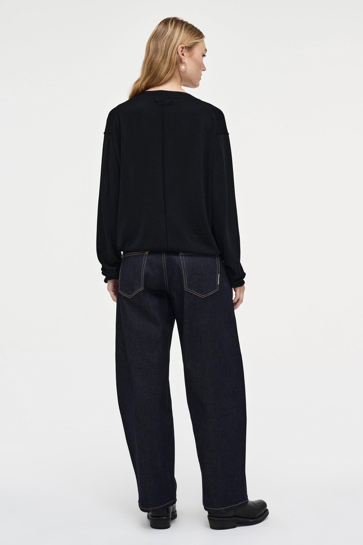 Lili V Neck Sweater - Black