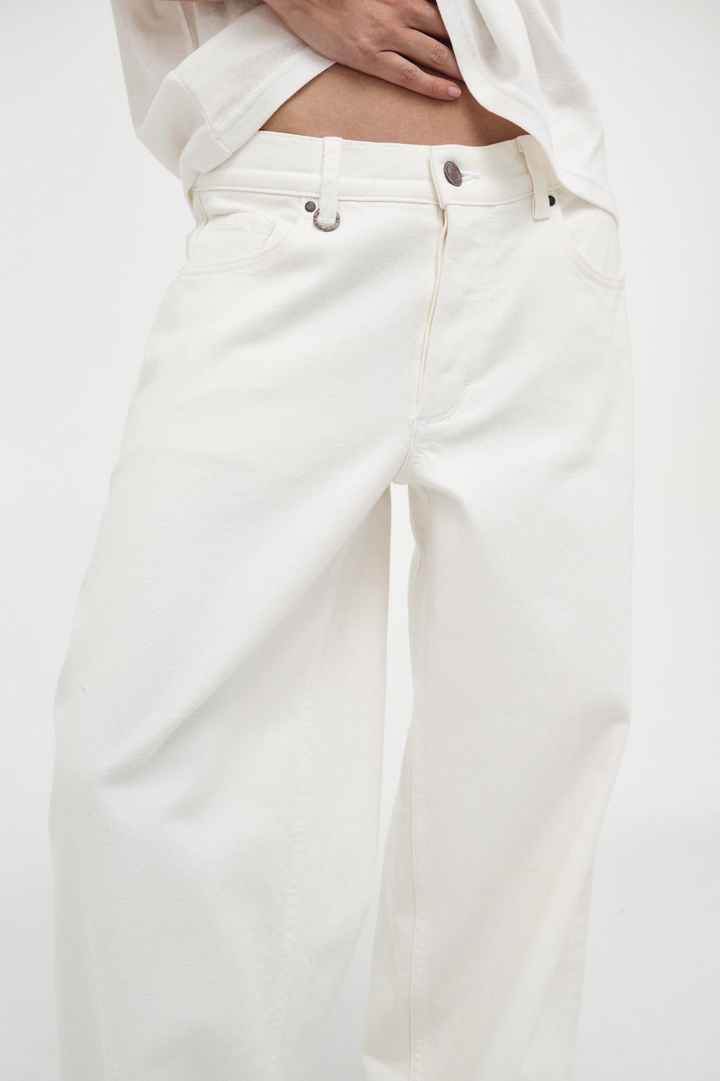 Nancy Barrel - White