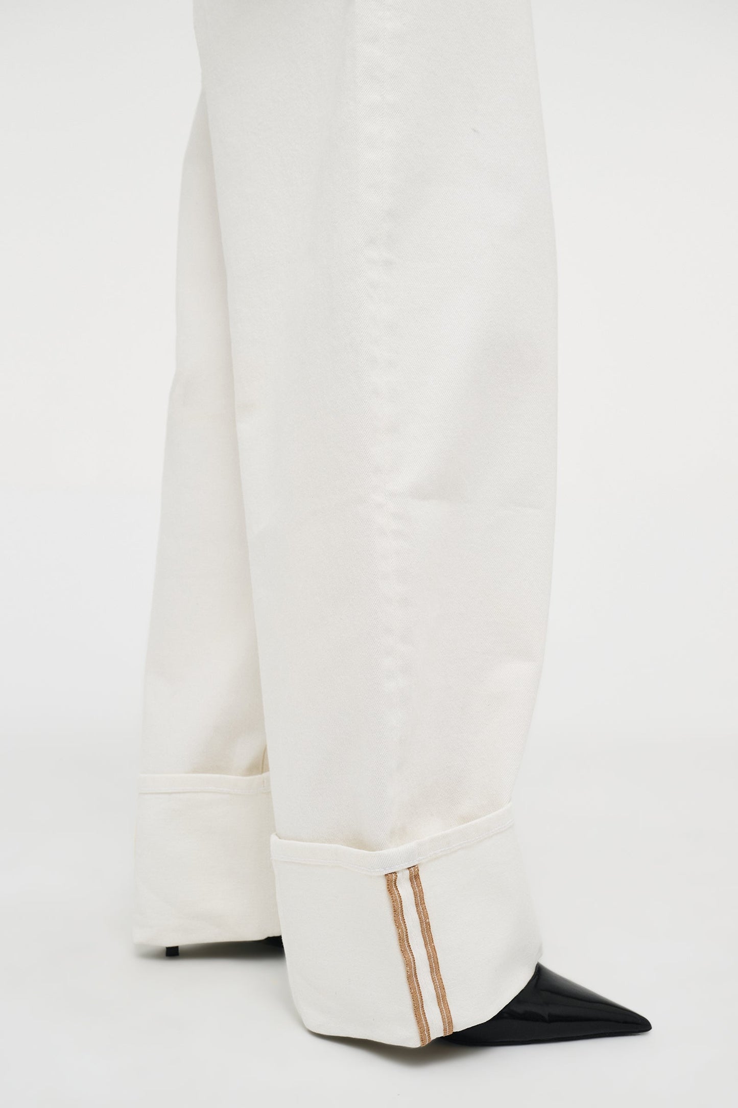 Nancy Barrel - White