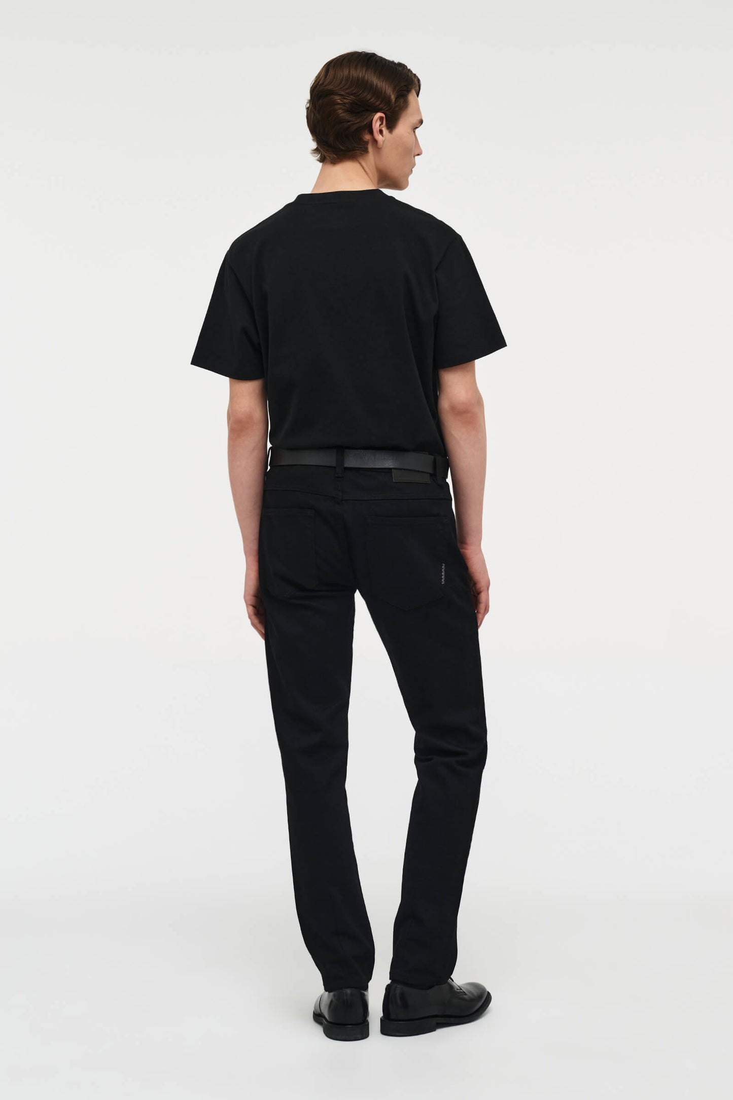 Lou Straight - Sharp Black