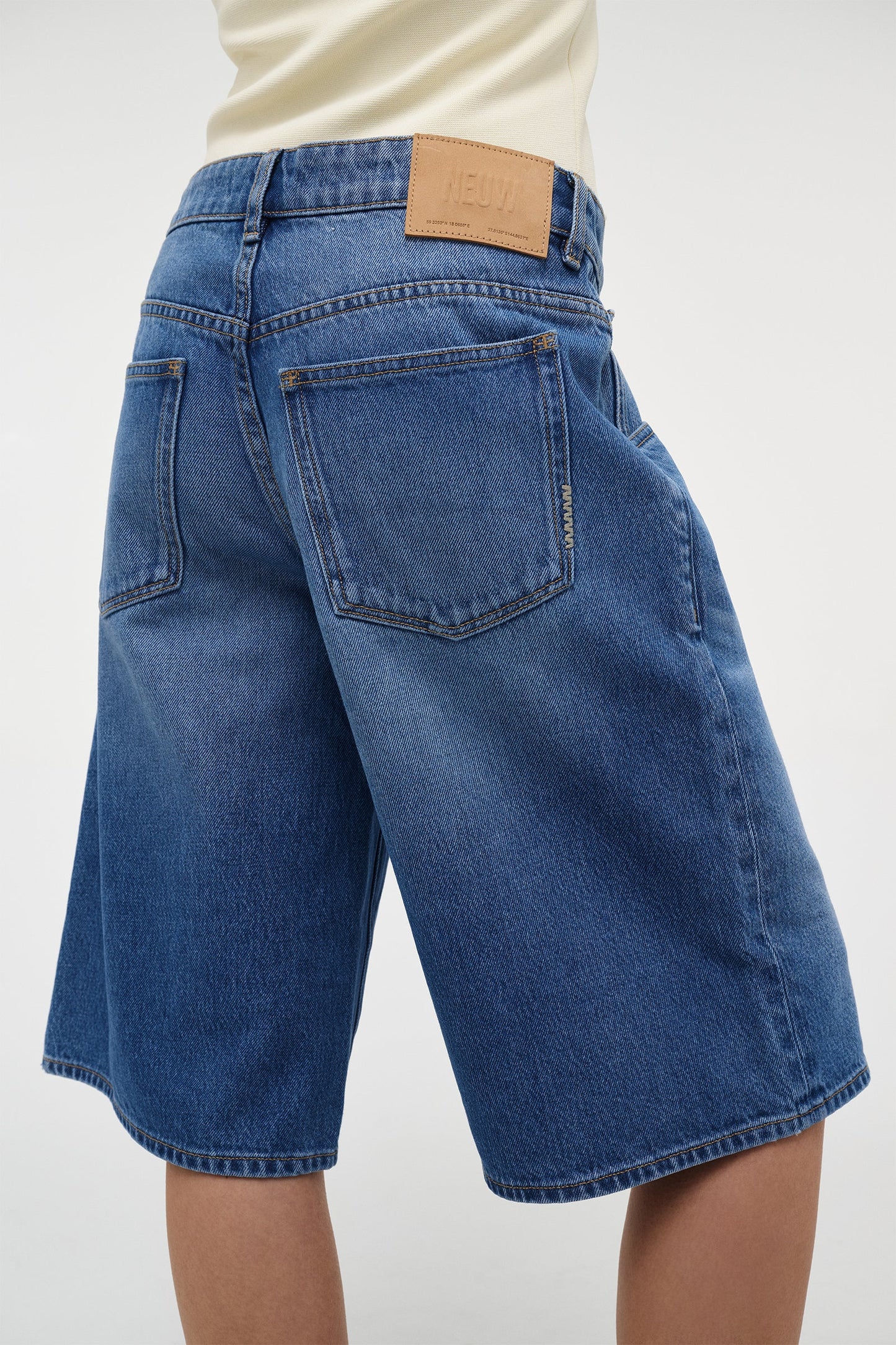 Sara Jort - Mesmerise