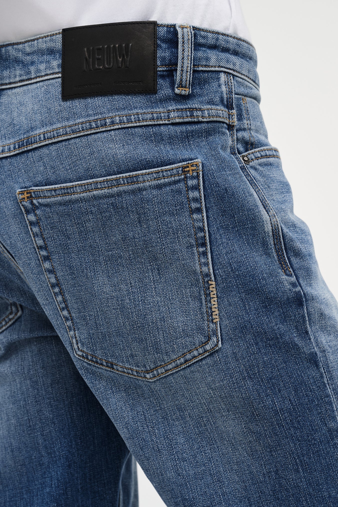 Lou Straight - Afterlife