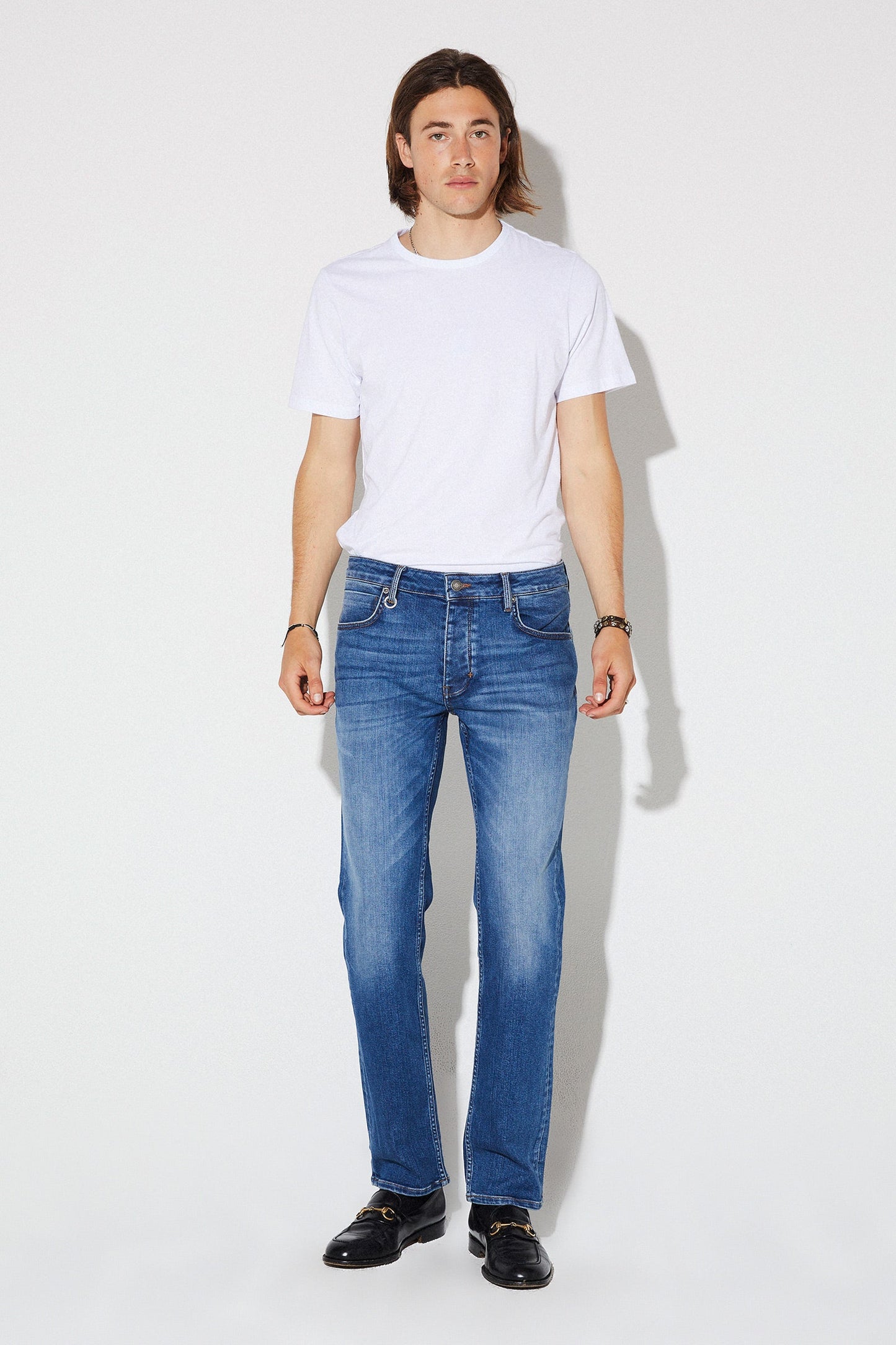 Lou Straight - Shiver