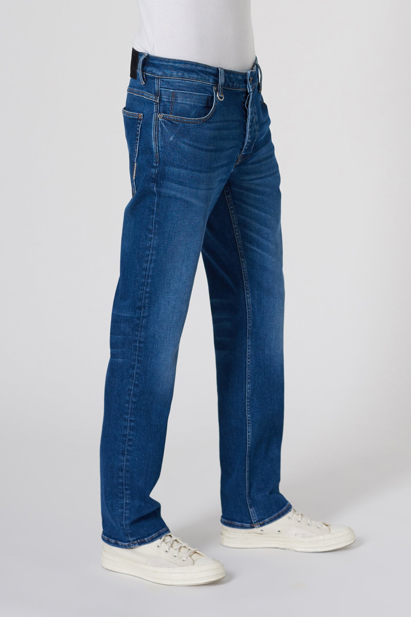 Lou Straight - Shiver